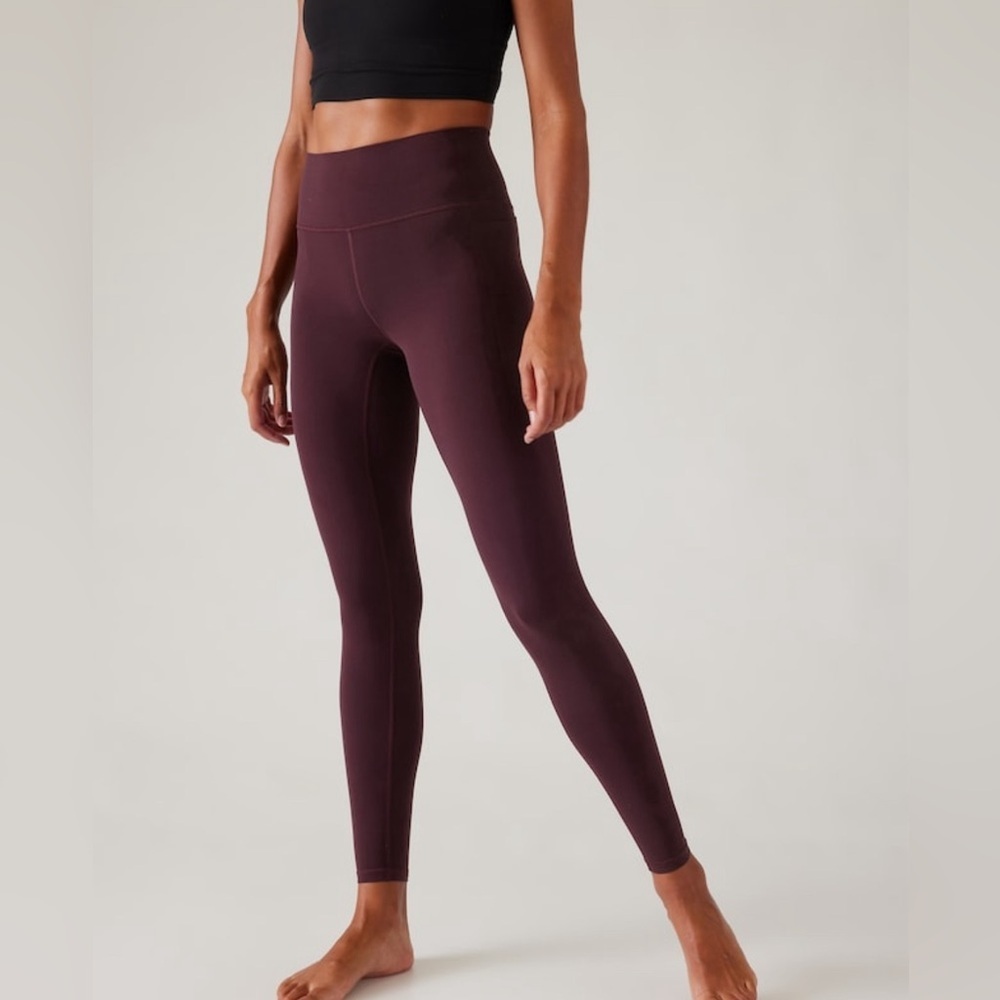 NWT Athleta Transcend Stash Spiced Cabernet Tight Size M/T. - Picture 4 of 9